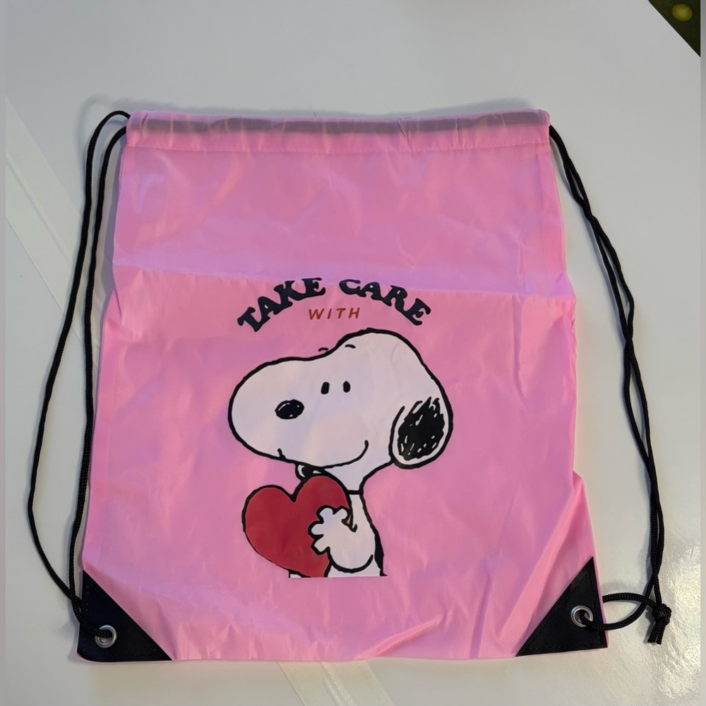 Snoopy Pink Drawstring Bag - Picture 6 of 7